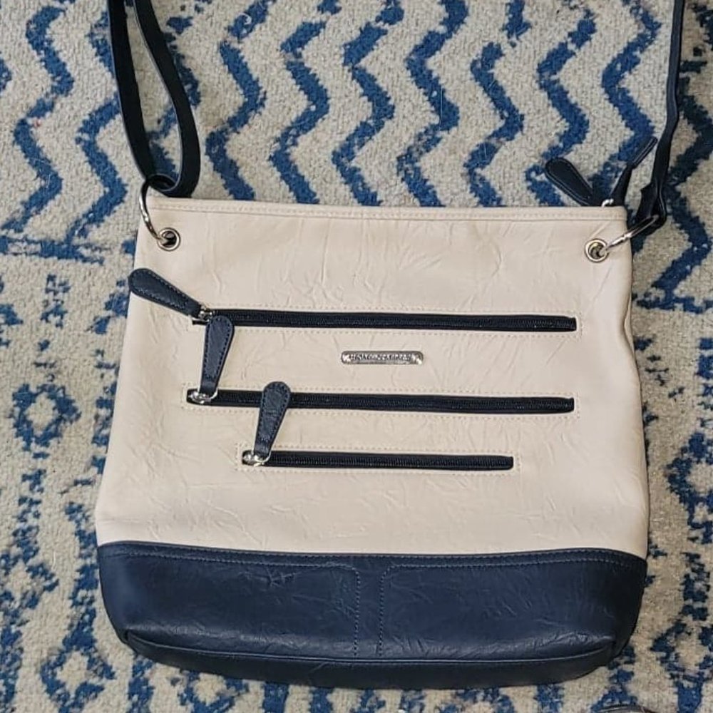 Stone Mountain Navy and Cream Crossbody
